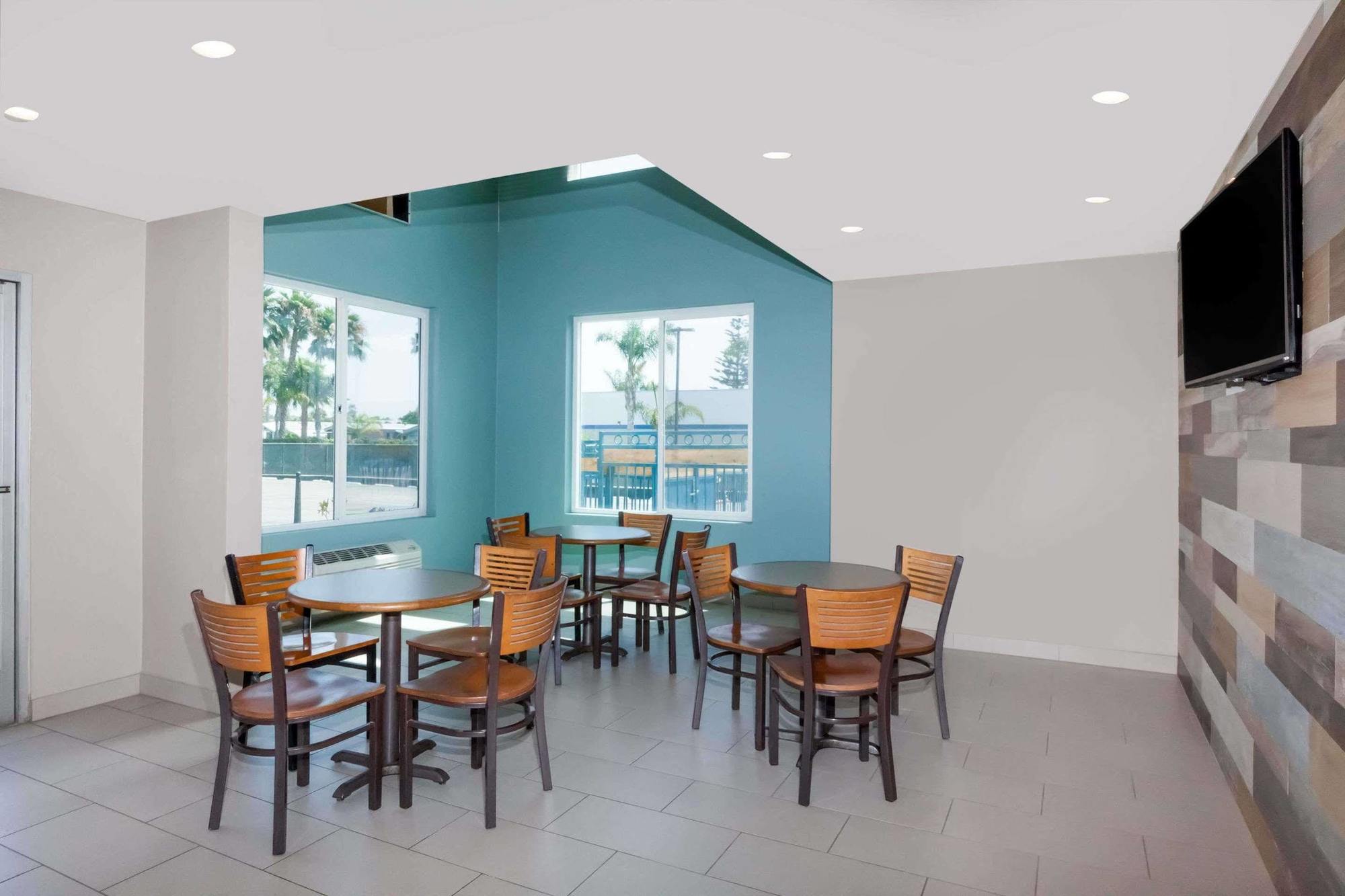 Super 8 By Wyndham San Diego/Imperial Beach Exterior foto